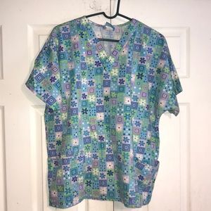 Women’s Daisy Scrub Top